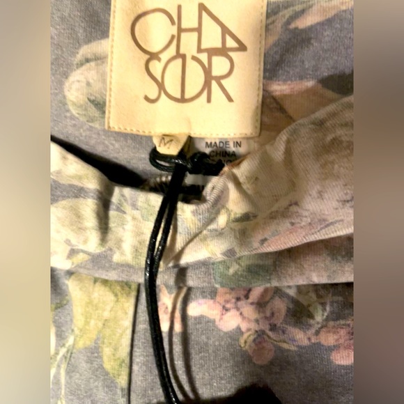 CHASER FLORAL BUTTERY SOFT LEGGINGS WITH KNEE CUTOUTS - Picture 5 of 7